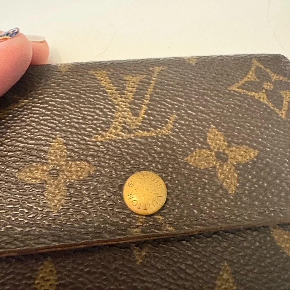 Authentic Louis Vuitton Monogram Ebene key case‎ 4 holders